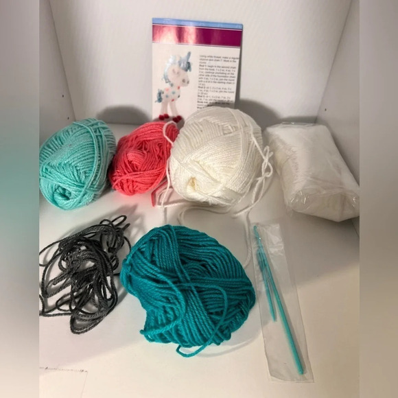 Cottondale, Sara the Unicorn diy crochet kit. NIB, 13” - Picture 8 of 8